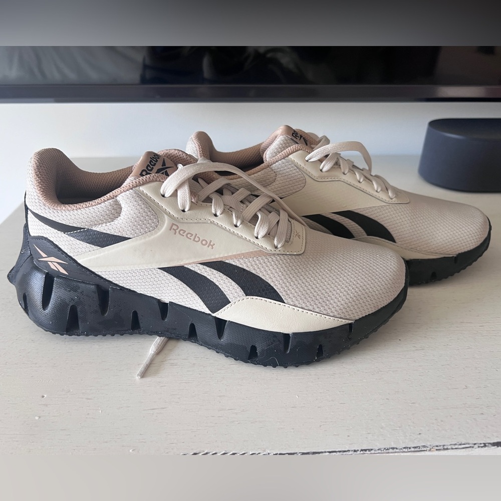 Zig Dynamica STR Reebok Cream & Black Sneakers
